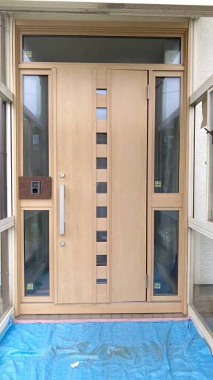 サントーヨー住器の【十和田市】１日でお家の玄関を自動ドアへ交換施工事例写真1