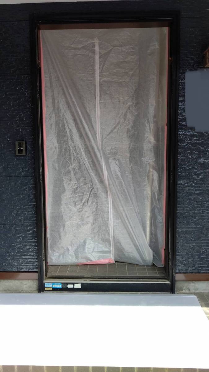 サントーヨー住器の【八戸市】玄関交換！たった１日で新しいオシャレな玄関へ！の施工前の写真3