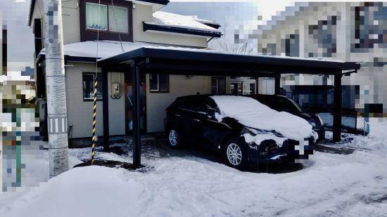 サントーヨー住器のテリオスポート（折半カーポート）で雪や雨から車を守る！！施工事例写真1