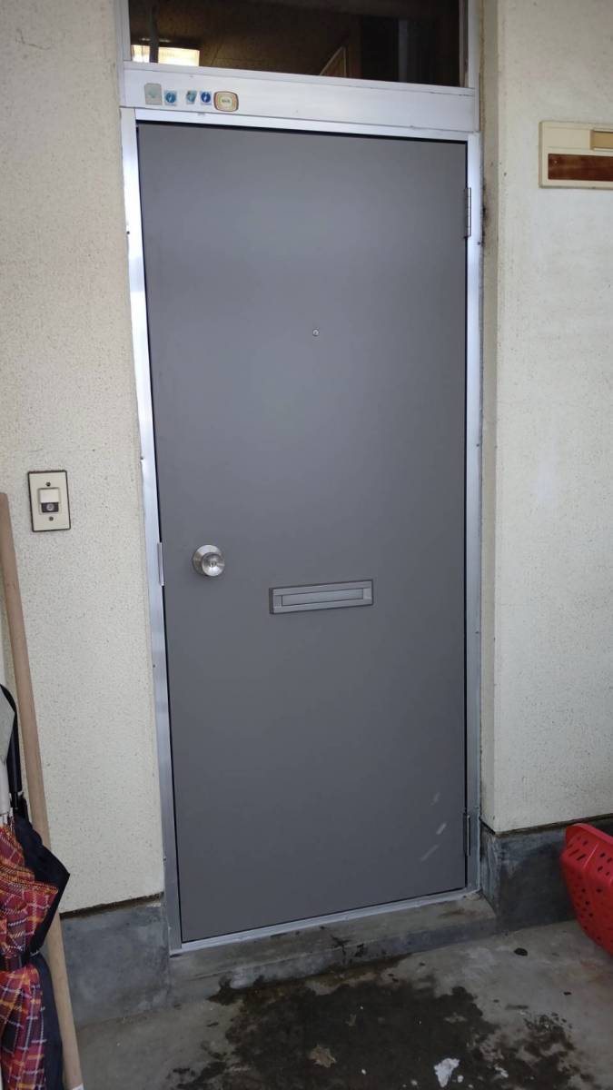 サントーヨー住器のドア交換工事の施工後の写真1