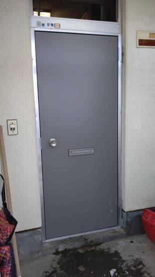 サントーヨー住器のドア交換工事施工事例写真1