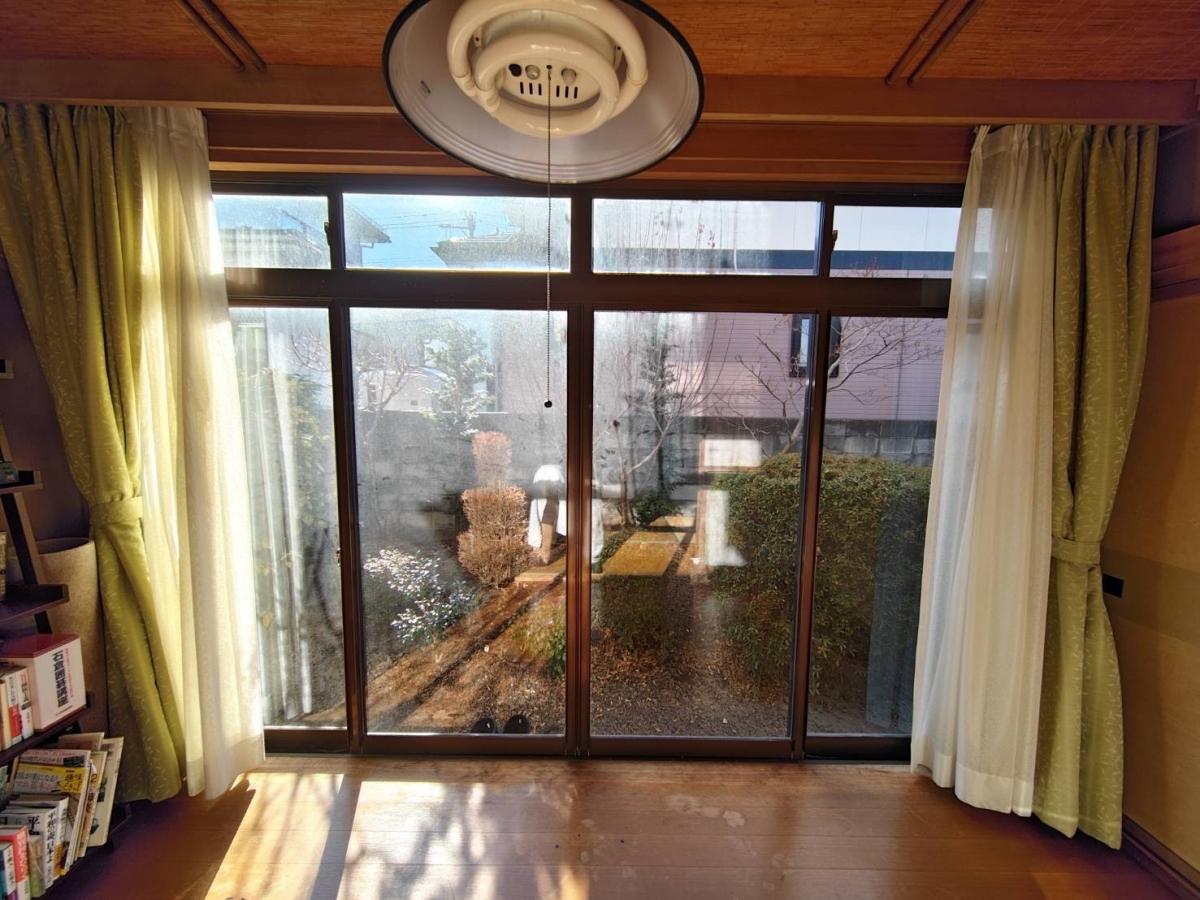 サントーヨー住器の【八戸市】他社さんには断られてしまって、窓リフォームできますか?2025先進的窓リノベ工事の施工前の写真2