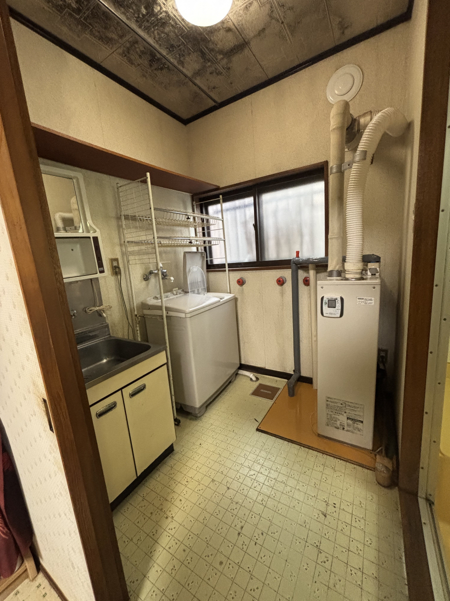 サントーヨー住器の【八戸市】快適・爽やかな洗面空間リフォームの施工前の写真2