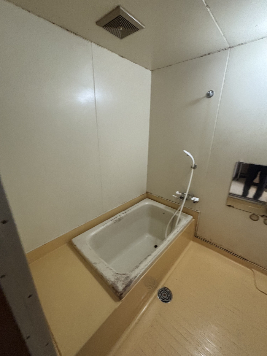 サントーヨー住器の【八戸市】快適で暖かい浴室空間へリフォームの施工前の写真1