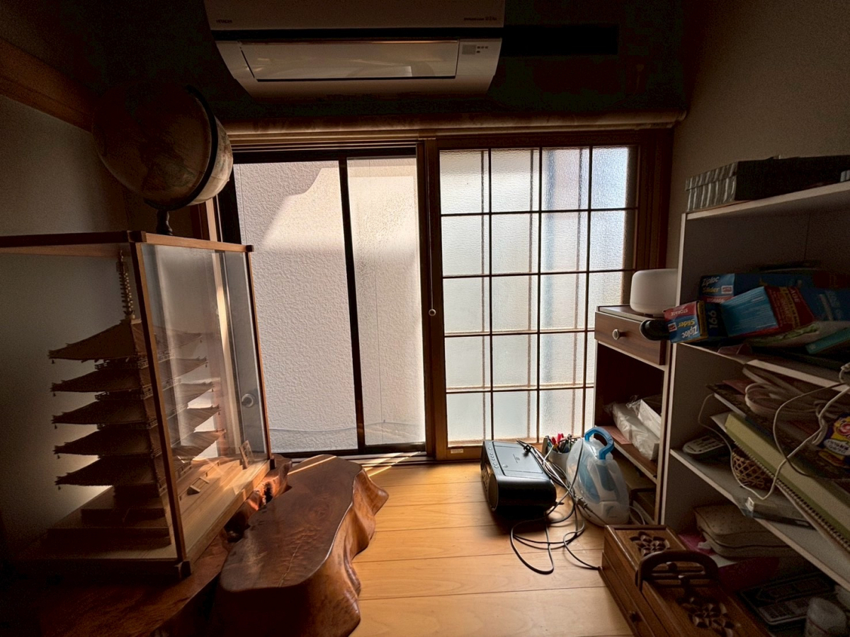 サントーヨー住器の【八戸市】先進的窓リノベ対象工事　LIXIL内窓「インプラス」で夏の室温が劇的変化！の施工前の写真1