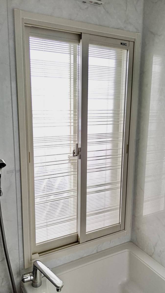 サントーヨー住器の【八戸市】浴室リフォームに合わせて内窓設置の施工後の写真1