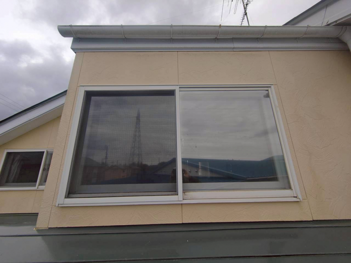 サントーヨー住器の【八戸市】先進的窓リノベ対象工事　寒い家がぽかぽかに大変身！９窓リフォームでお得に快適リフォーム‼️の施工前の写真2