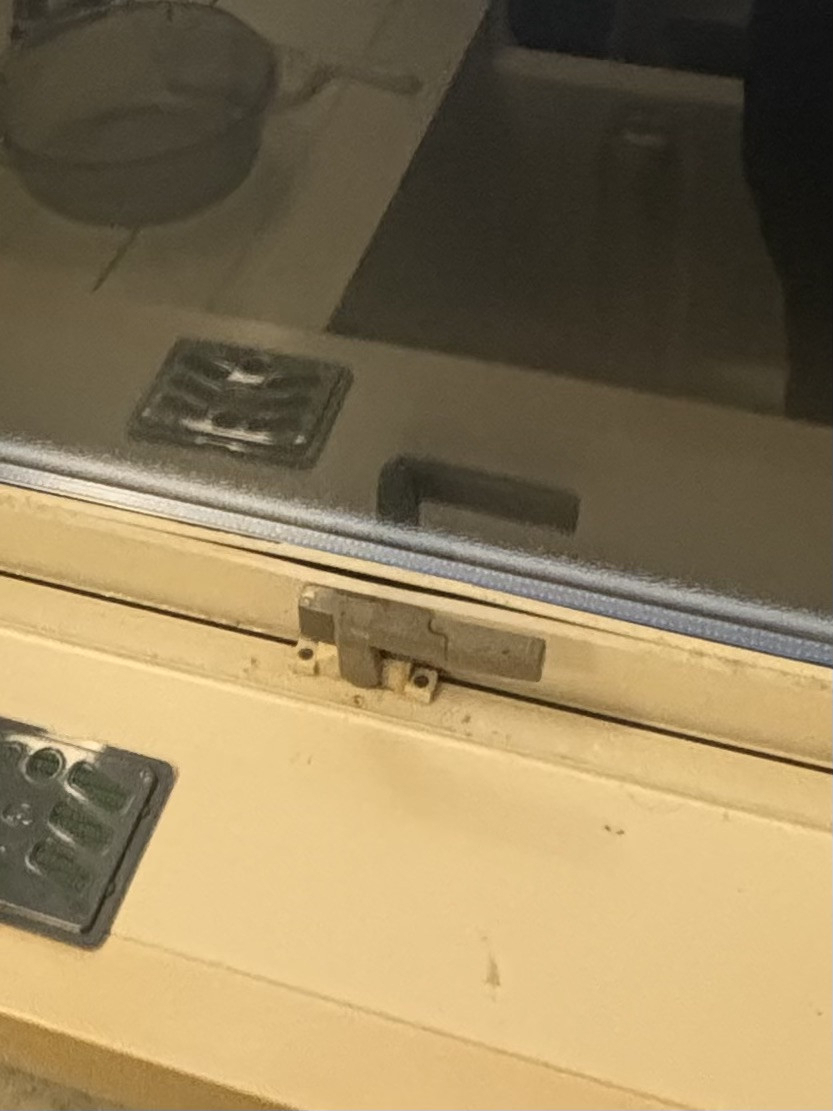 サントーヨー住器の【八戸市】浴室の寒さ対策に最適！横滑り窓をトリプルガラスへ交換！補助金も活用◎の施工前の写真3