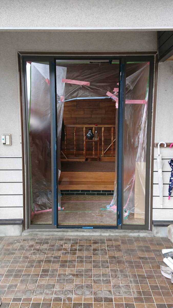 サントーヨー住器の玄関引戸から玄関ドアへ交換の施工後の写真2