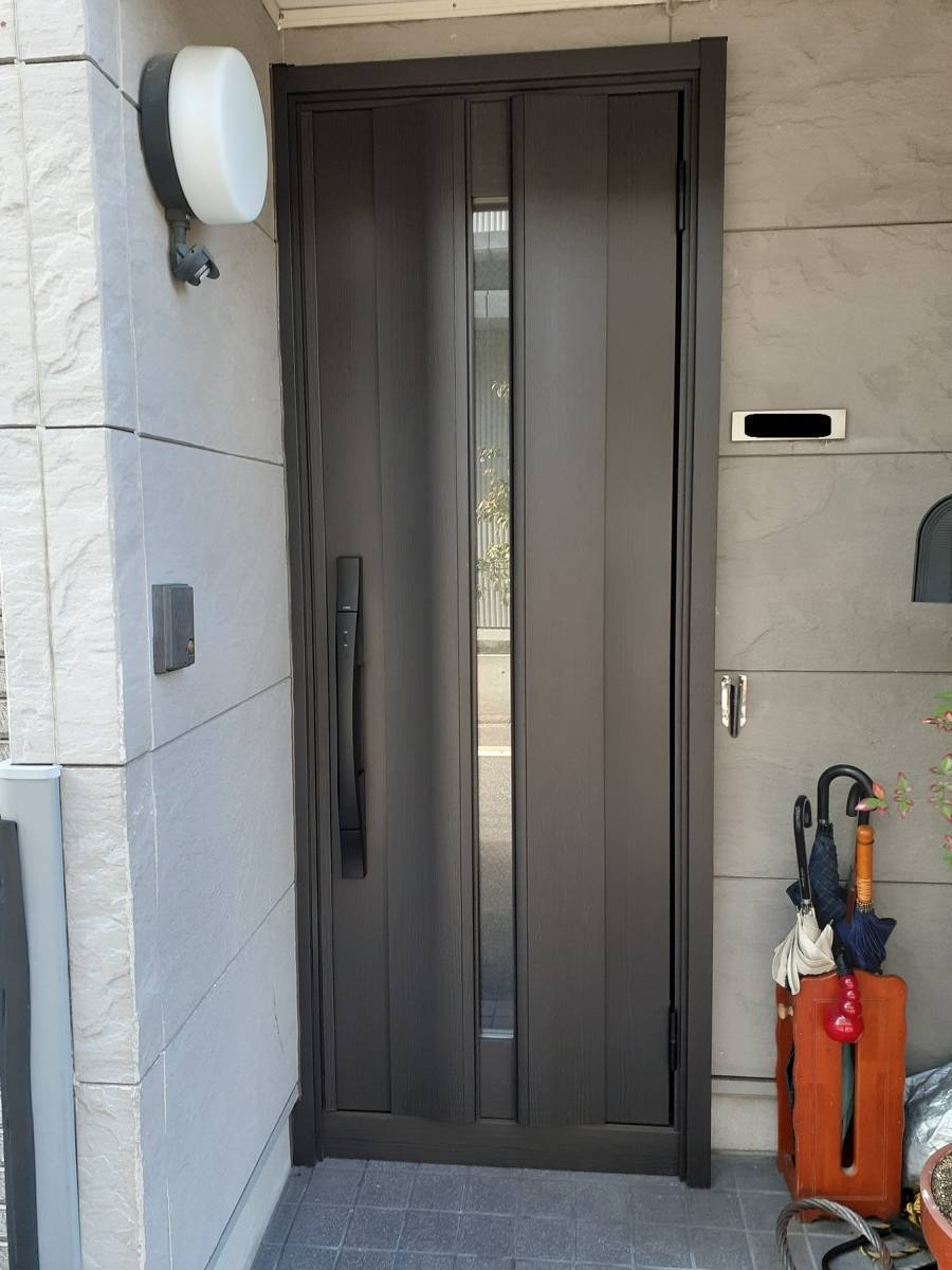 共栄アルミトーヨー住器の玄関リフォーム　電気錠でセキュリティ強化の施工後の写真1