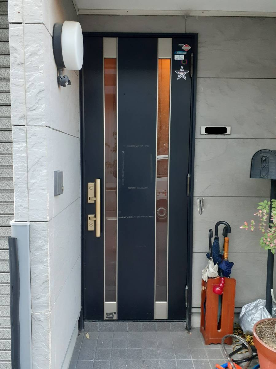 共栄アルミトーヨー住器の玄関リフォーム　電気錠でセキュリティ強化の施工前の写真1