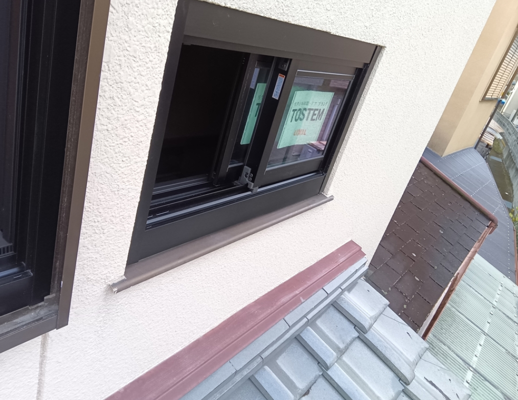 共栄アルミトーヨー住器のリプラス居室用引き違い窓ブリッジ枠　取付工事の施工後の写真1
