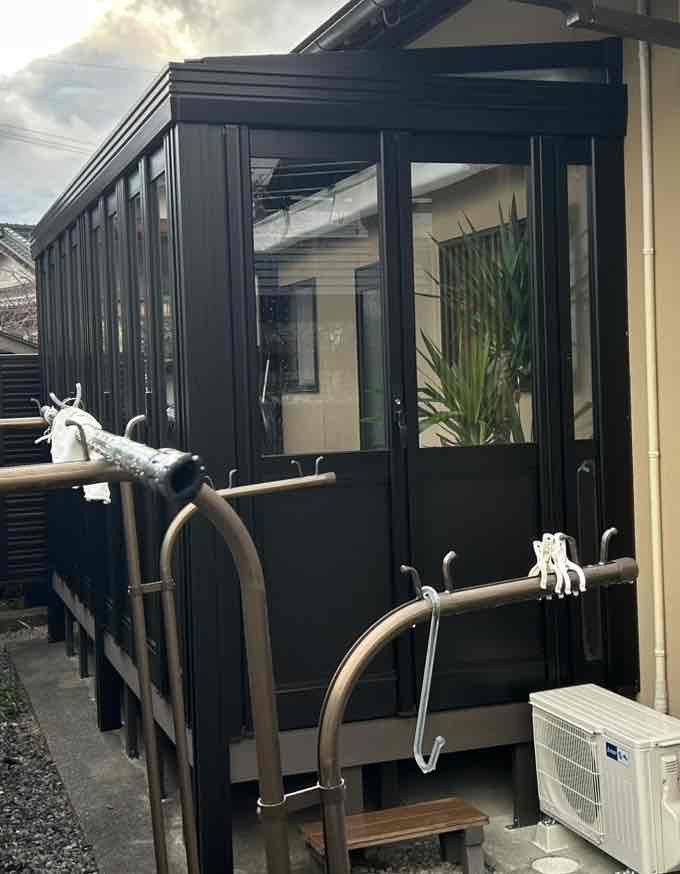 共栄アルミトーヨー住器のガーデンルーム　暖蘭物語　インナーデッキ仕様の施工後の写真1