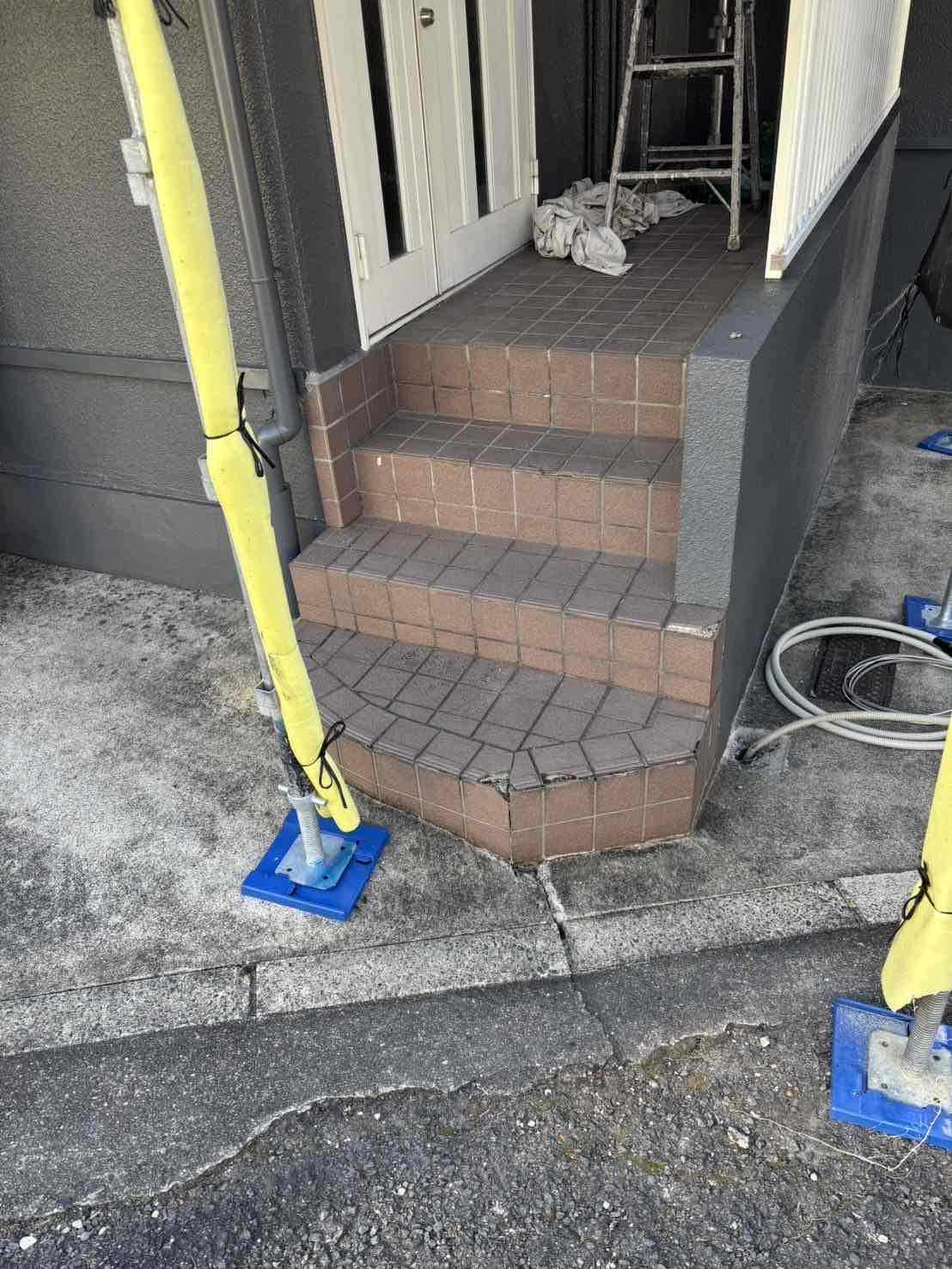 共栄アルミトーヨー住器の機能門柱　アクシィ1型　新規取付工事の施工前の写真1