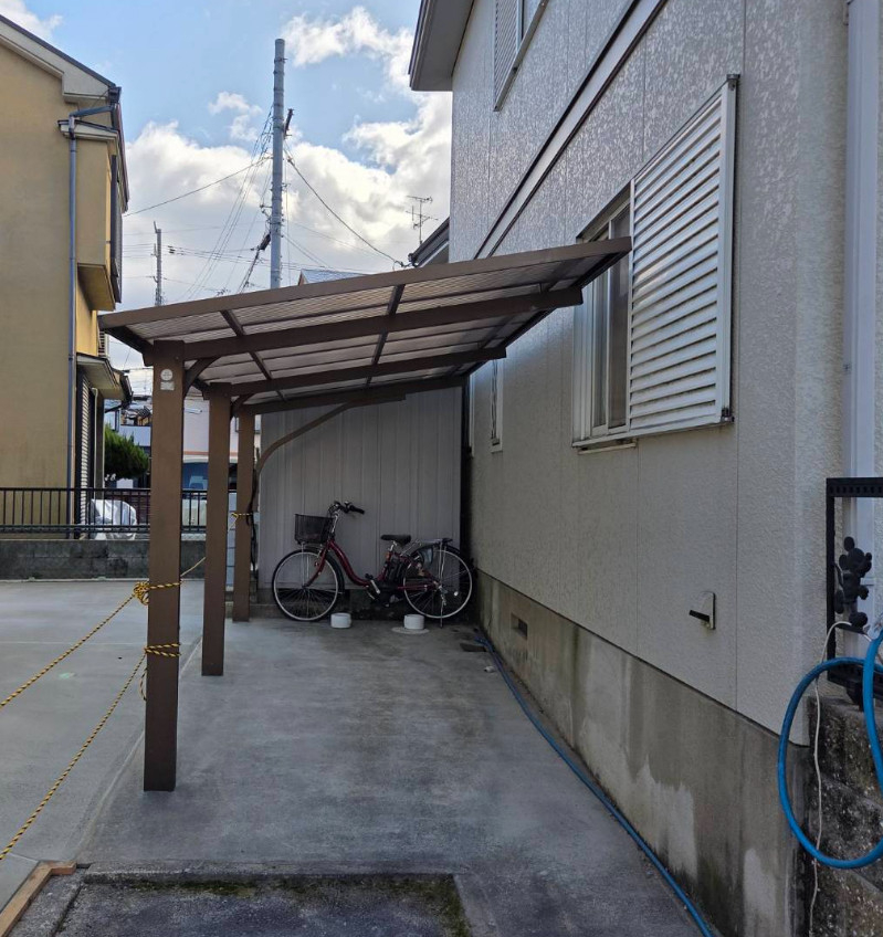 共栄アルミトーヨー住器のフーゴF　1台用　24-50の施工前の写真1