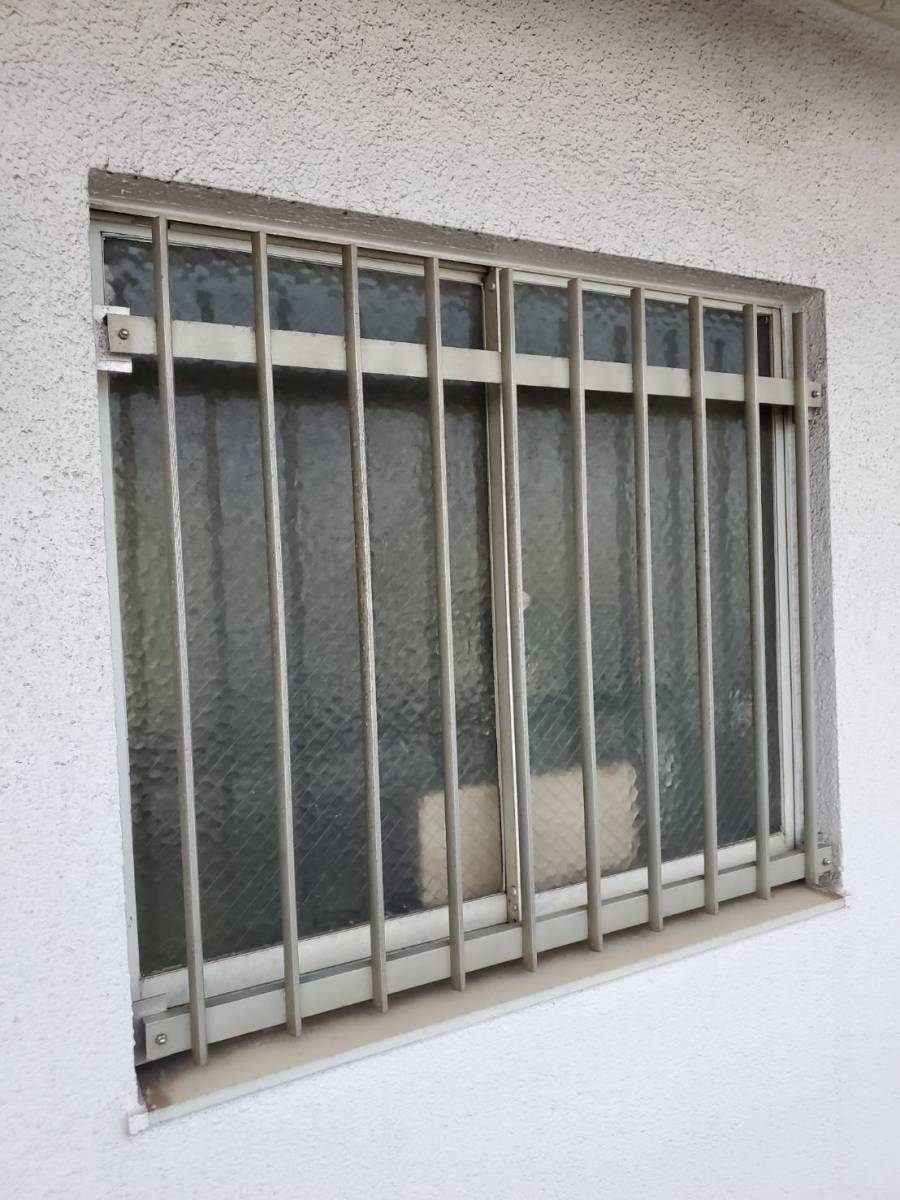広海クラシオ 千葉支店の窓リフォーム（面格子）の施工前の写真1