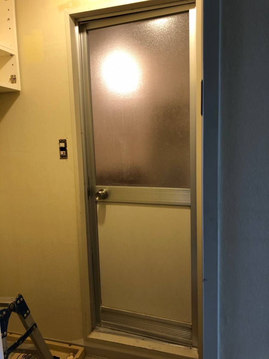 広海クラシオ 千葉支店の浴室ドアリフォーム（浴室ドア交換工事）の施工前の写真1