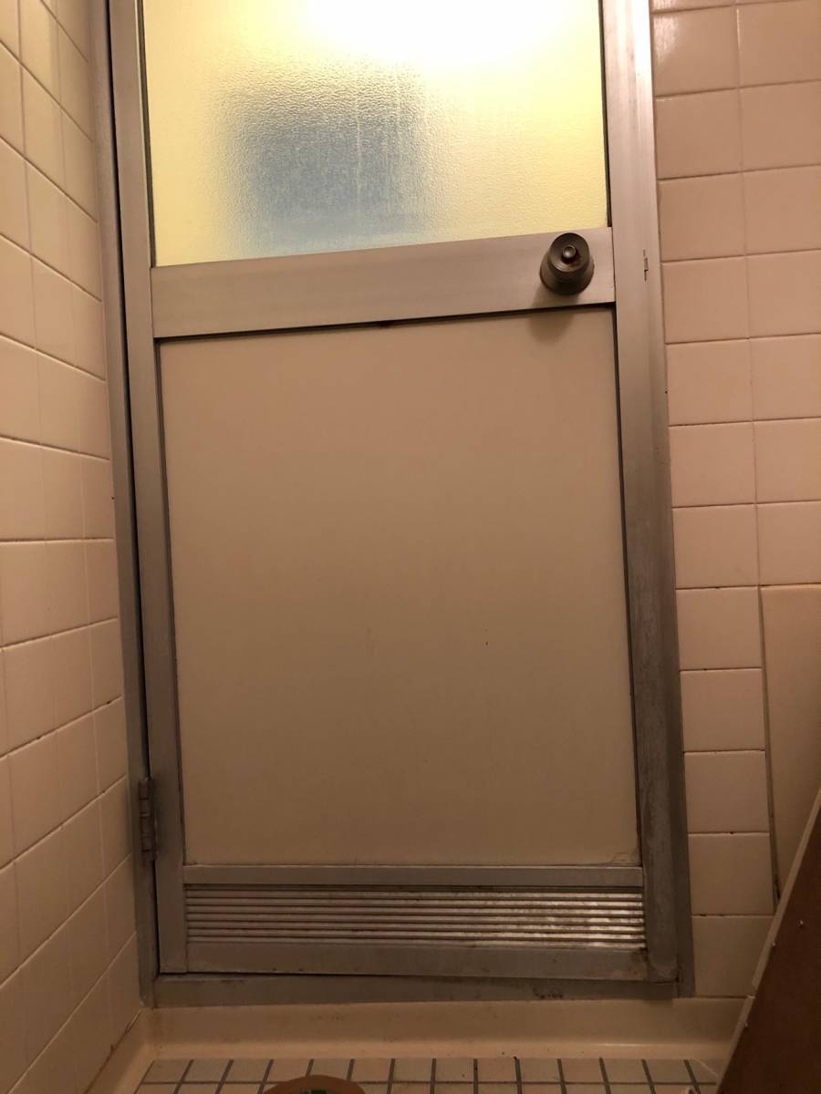 広海クラシオ 千葉支店の浴室ドアリフォーム（浴室ドア交換工事）の施工前の写真2