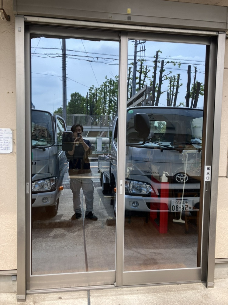 広海クラシオ 千葉支店の太陽光が暑い!窓のガラス交換でで紫外線、日射熱をカットの施工後の写真1