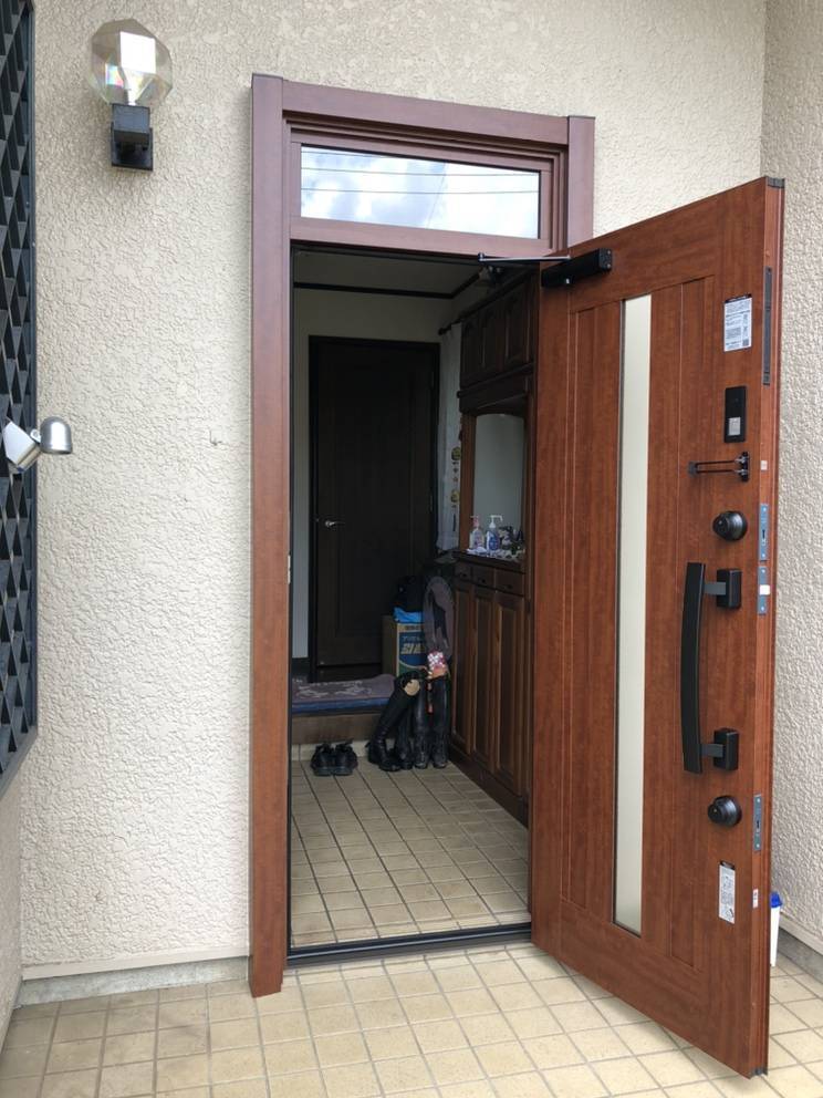 広海クラシオ 千葉支店の玄関ドア交換：１ＤＡＹリフォーム工事　玄関ドア交換（リシェント）の施工後の写真2