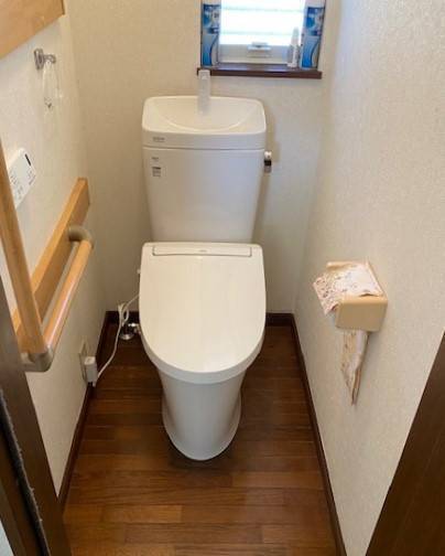 大角屋トーヨー住器の仙台市　トイレ交換　【LIXILアメージュ】の施工後の写真1
