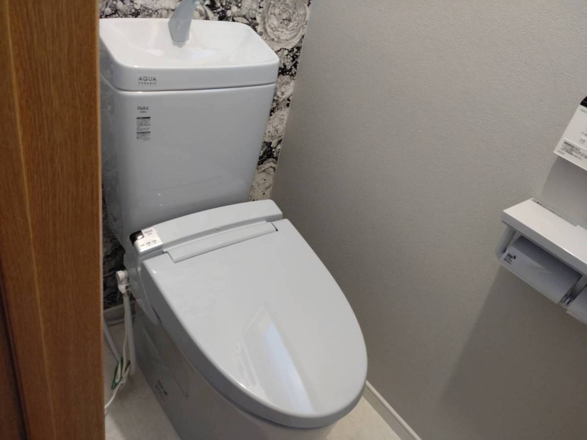 大角屋トーヨー住器の仙台市　【アメージュZ】　トイレ交換の施工後の写真1