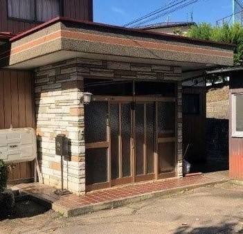 大角屋トーヨー住器の【玄関引戸リフォーム】大崎市 リシェント玄関引戸の施工前の写真1