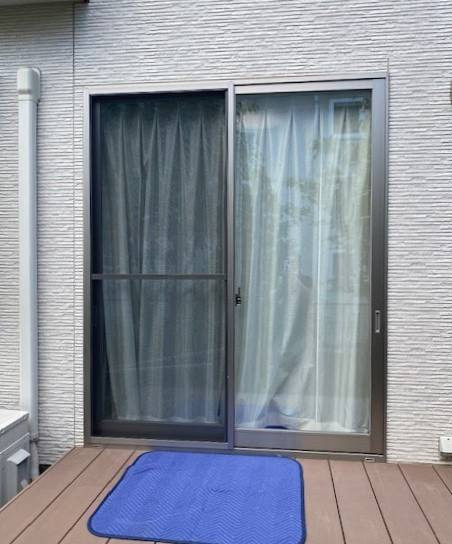 大角屋トーヨー住器のリビングの窓に日除けスタイルシェードを取付したい!!!の施工前の写真1