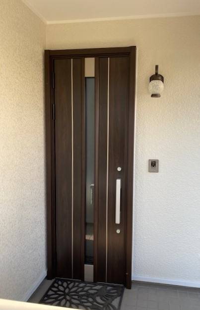 大角屋トーヨー住器の断熱重視のリフォーム玄関ドア　【リシェント玄関ドア3🚪】の施工後の写真1