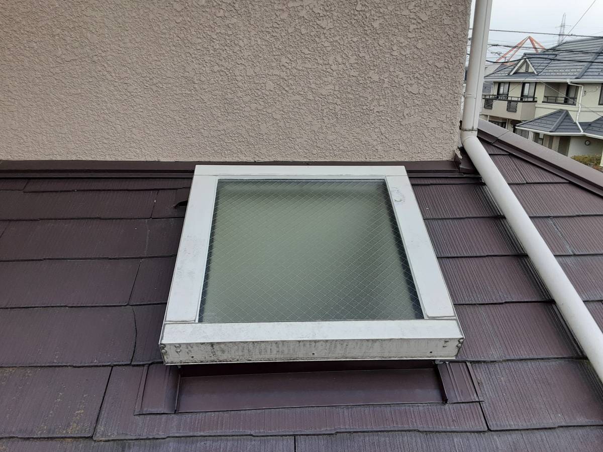 大角屋トーヨー住器の天窓ガラス修理　⚠　！！の施工後の写真1