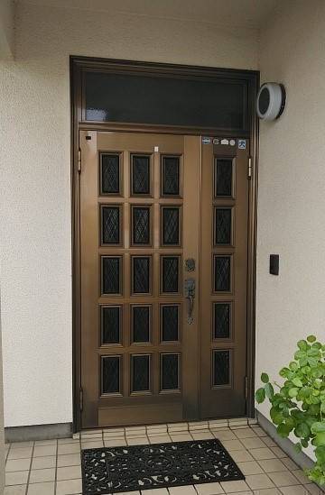 ダイカクヤ 仙台の玄関ドアの断熱性を上げたい！！！仙台市玄関ドアリフォームの施工前の写真1