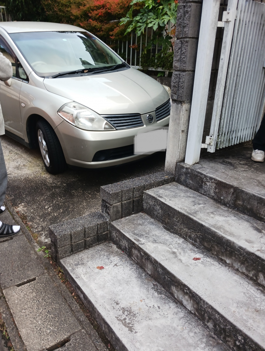 ダイカクヤ 仙台の外階段に手すりを取付したい！！！　仙台市の施工前の写真2