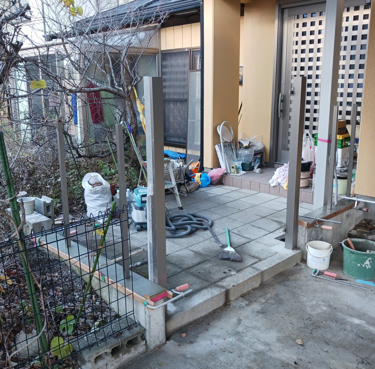 ダイカクヤ 仙台のブロック塀を解体撤去→フェンス/機能門柱へ　仙台市の施工前の写真3