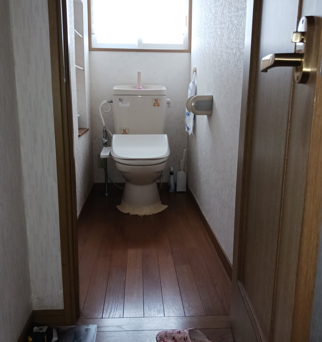 ダイカクヤ 仙台の「アクアセラミック」で、 トイレはいつまでも新品の輝きを保つ　トイレ交換工事　仙台市の施工前の写真1