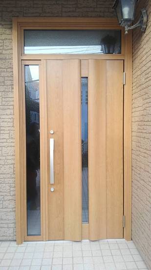 ダイカクヤ 仙台の玄関ドアの断熱リフォーム施工事例写真1