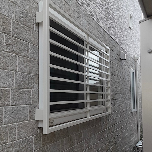 ダイカクヤ 仙台の【面格子】防犯強化 窓に面格子取付 仙台市の施工後の写真1