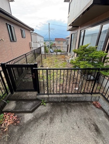 ダイカクヤ 仙台の【折板カーポート】カーポートSW1台用　仙台市の施工前の写真1