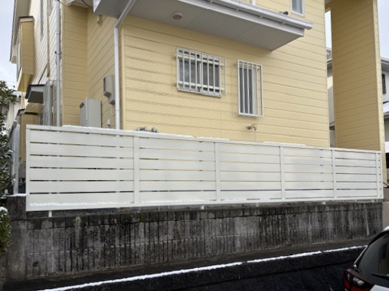ダイカクヤ 仙台の【フェンス】植栽撤去してアルミフェンスへ　仙台市の施工後の写真2