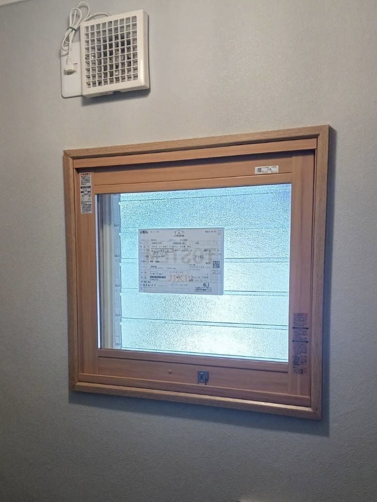 ダイカクヤ 仙台の【内窓】寒い寒いトイレや洗面室へインプラスを！！！仙台市の施工後の写真2