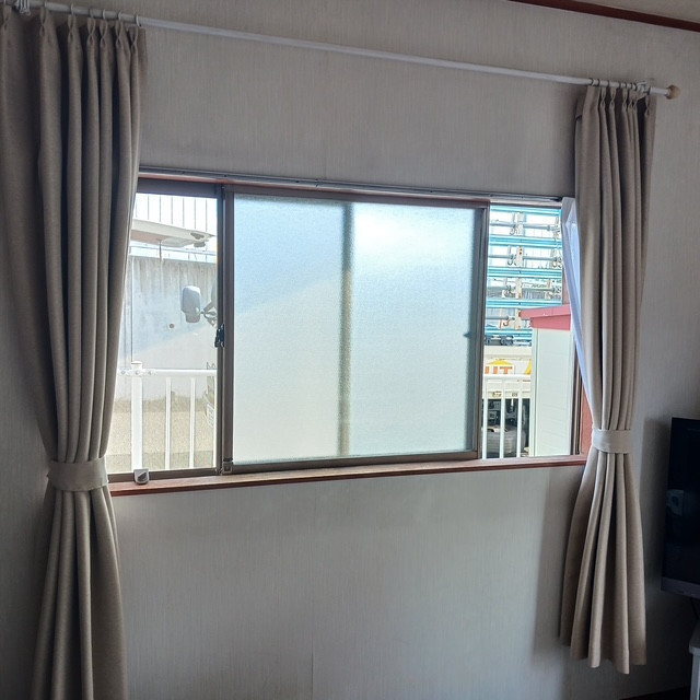 ダイカクヤ 仙台の外窓がシングルガラス（単板）で寒い...インプラスで快適に　仙台市の施工前の写真2