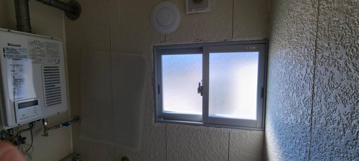 ヒロトーヨー住器の【むつ市】防音対策にもなる窓の施工後の写真1