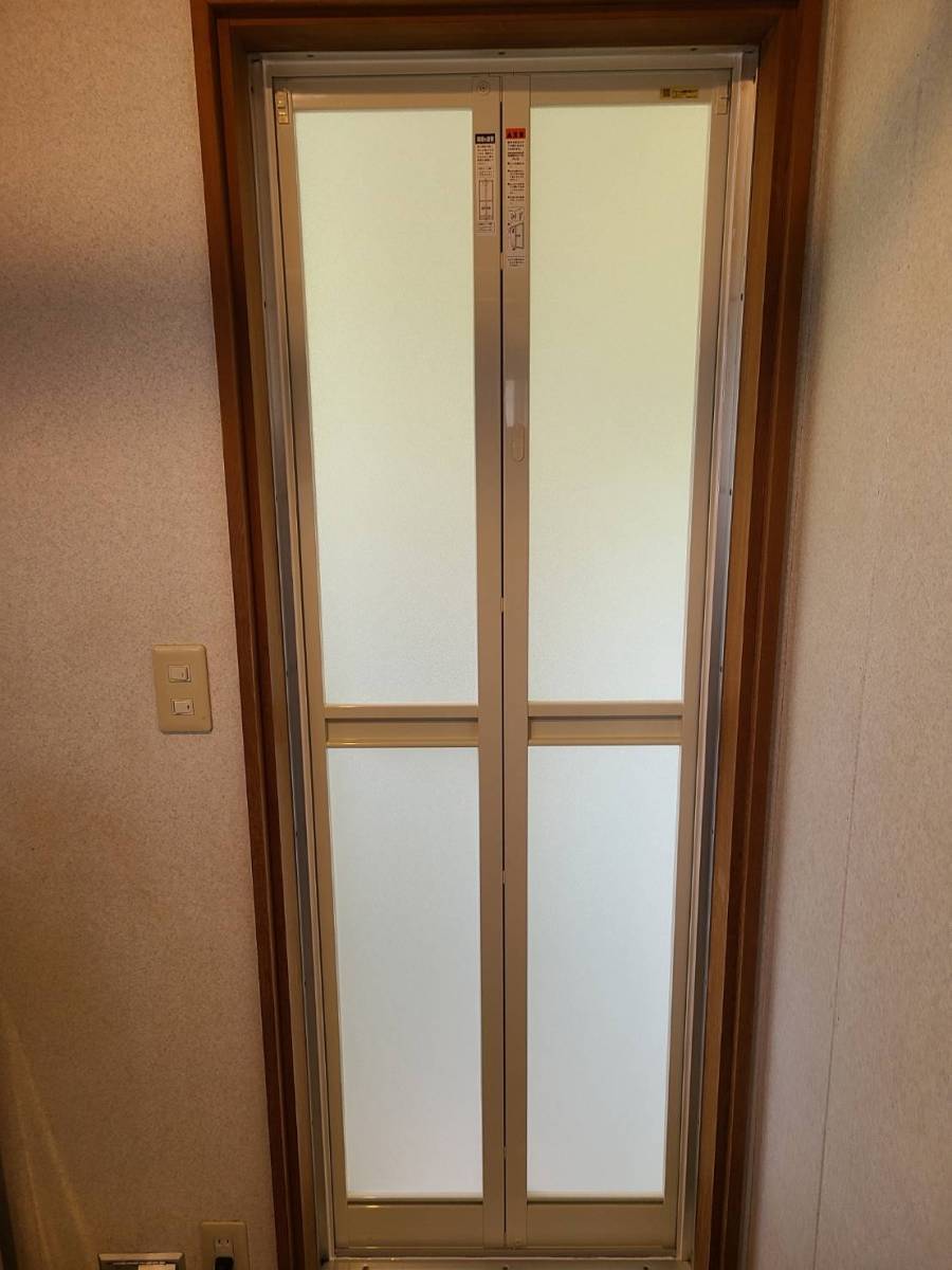 ヒロトーヨー住器の【むつ市】　浴室中折ドアが開閉しづらいの施工後の写真2