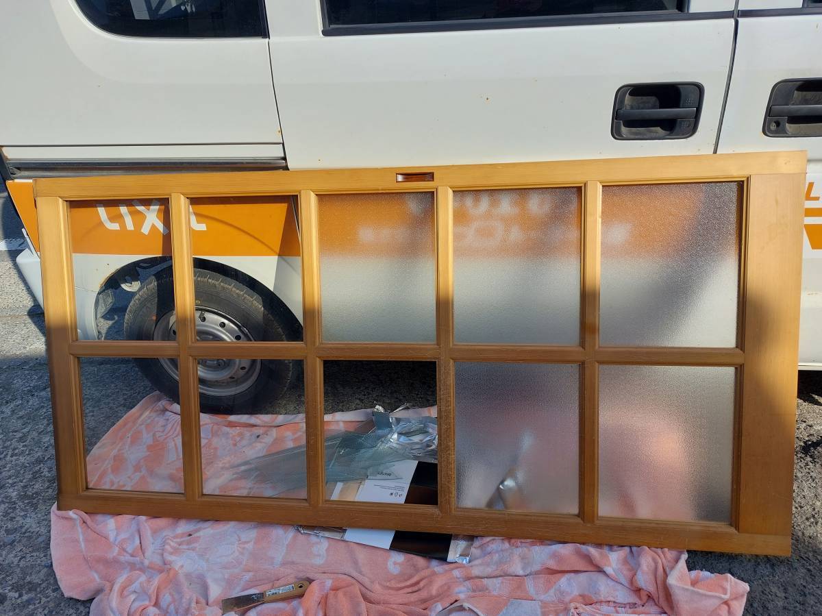ヒロトーヨー住器の【むつ市】ガラス修理（建具）の施工前の写真1
