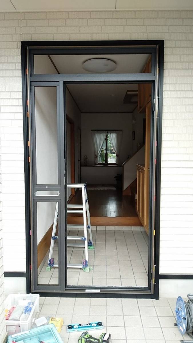 おさだガラスのリフォーム用玄関　リシェント玄関ドア3の施工後の写真2