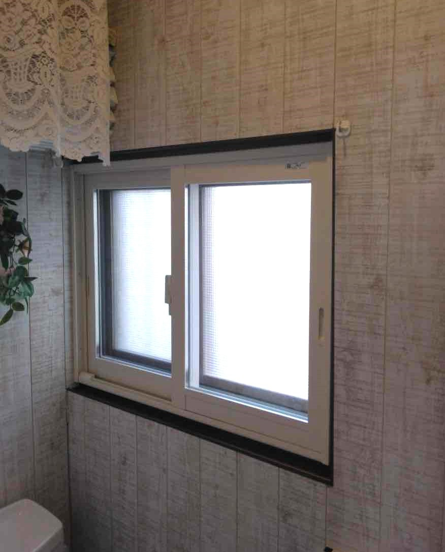 おさだガラスの内窓取付でトイレの窓を断熱！の施工後の写真1