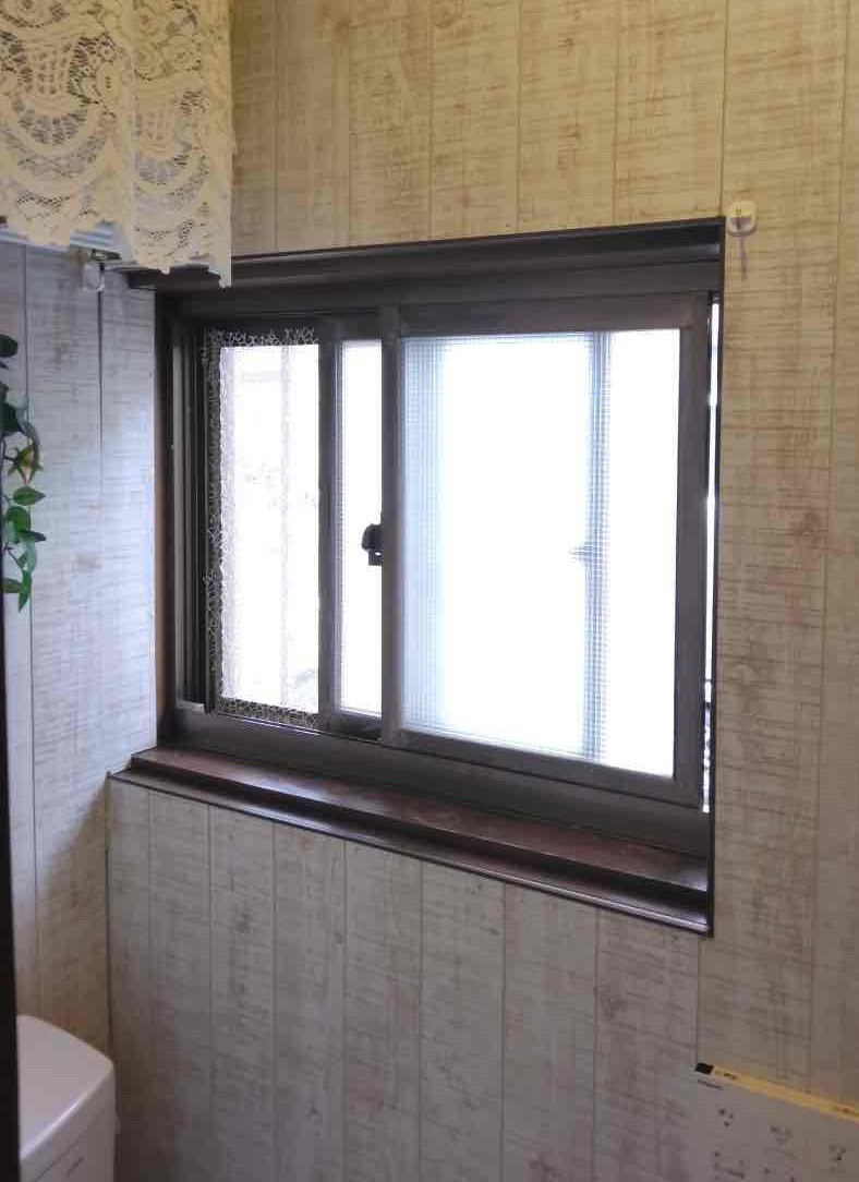 おさだガラスの内窓取付でトイレの窓を断熱！の施工前の写真1