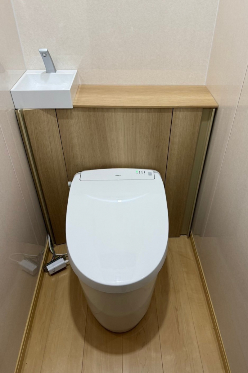 おさだガラスのタンクを隠してスッキリ!の施工後の写真1