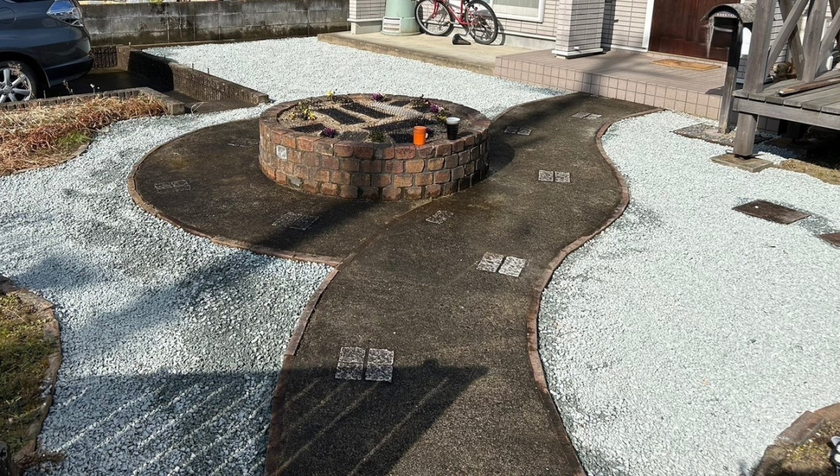 おさだガラスの木目調のフェンスでほどよく目隠しの施工後の写真2