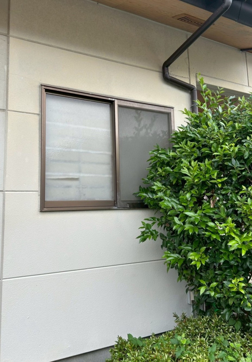 おさだガラスの防犯性と外観を両立する窓まわり対策の施工前の写真1