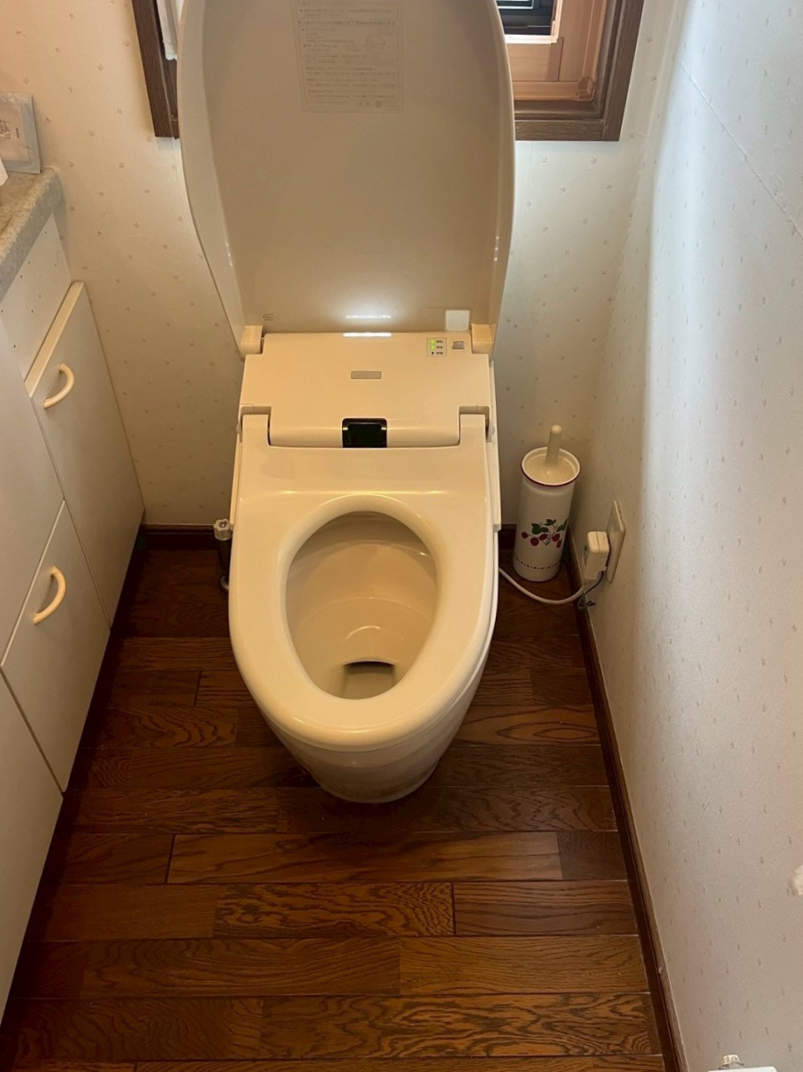 おさだガラスの最新トイレで快適・清潔な空間にの施工前の写真1